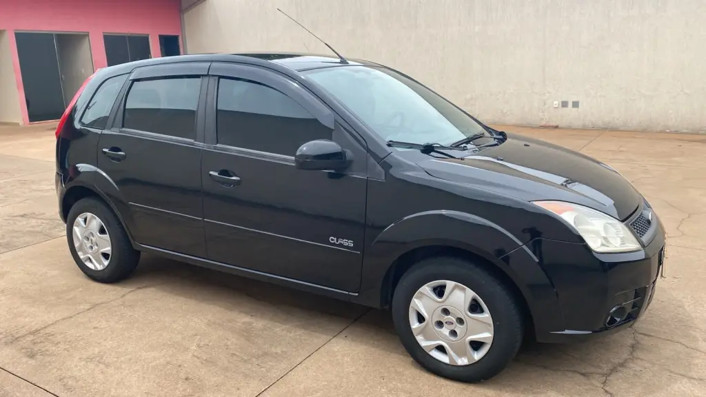 FORD Fiesta Hatch - Foto