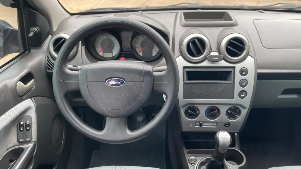 FORD Fiesta Hatch - Foto