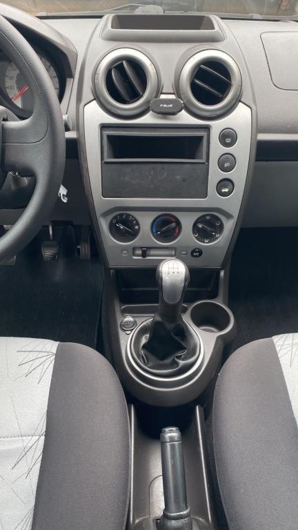 FORD Fiesta Hatch - Foto
