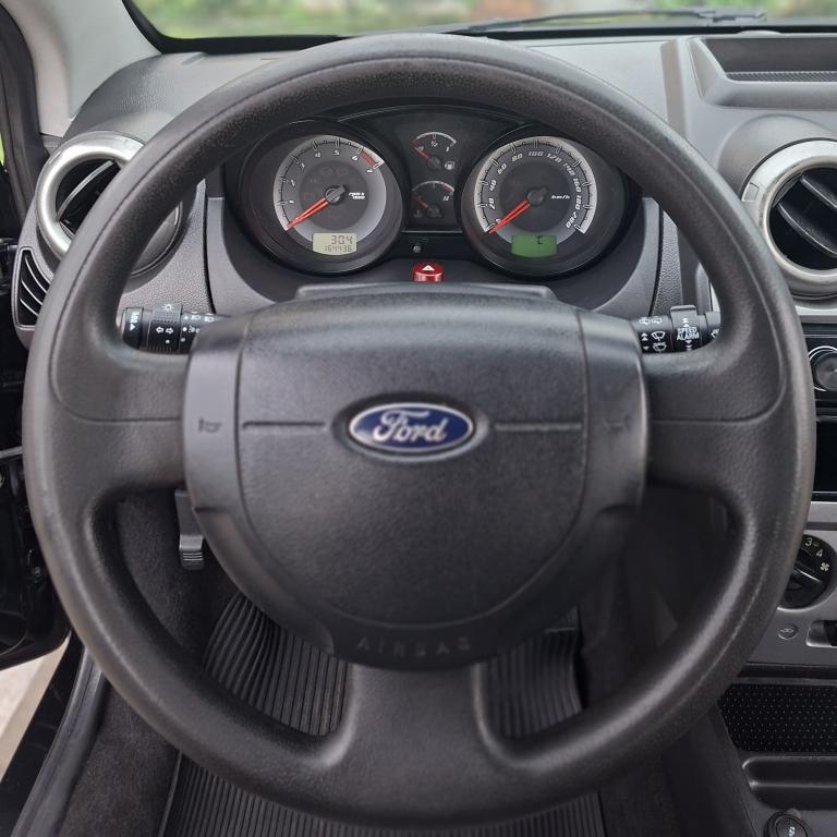 FORD Fiesta Hatch - Foto