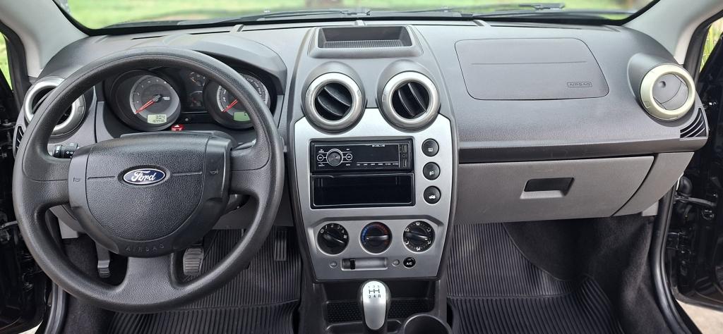FORD Fiesta Hatch - Foto