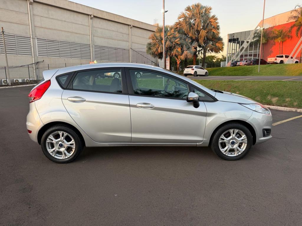 FORD Fiesta Hatch - Foto