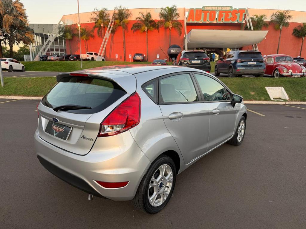 FORD Fiesta Hatch - Foto