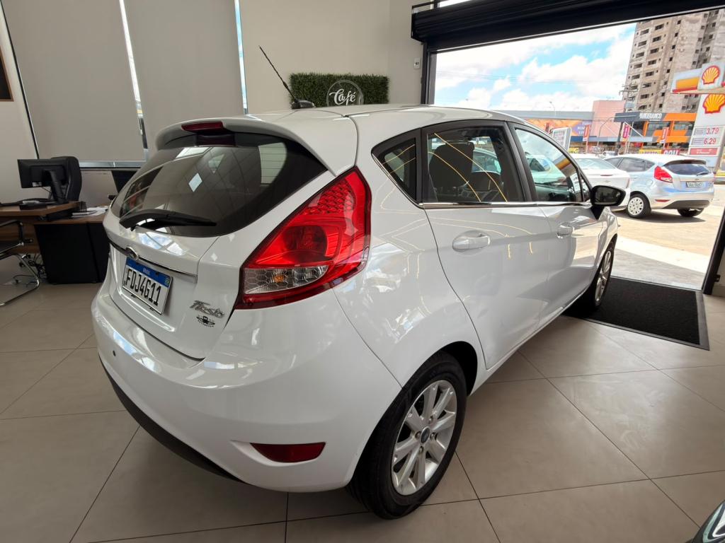 FORD Fiesta Hatch - Foto