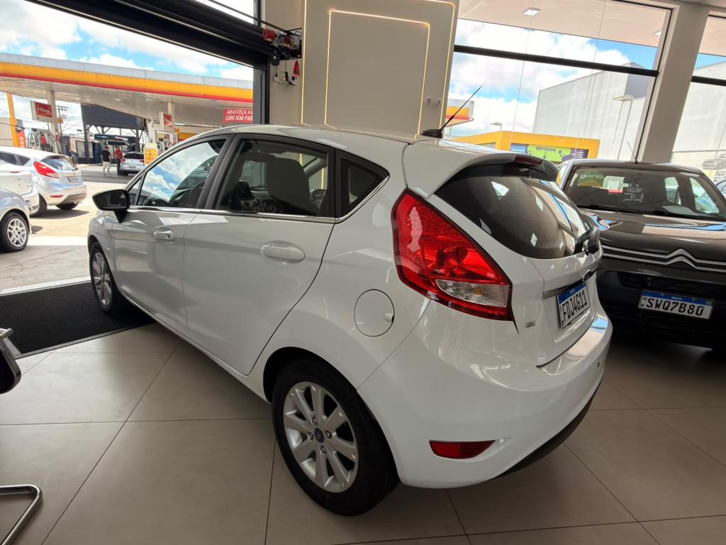 FORD Fiesta Hatch - Foto