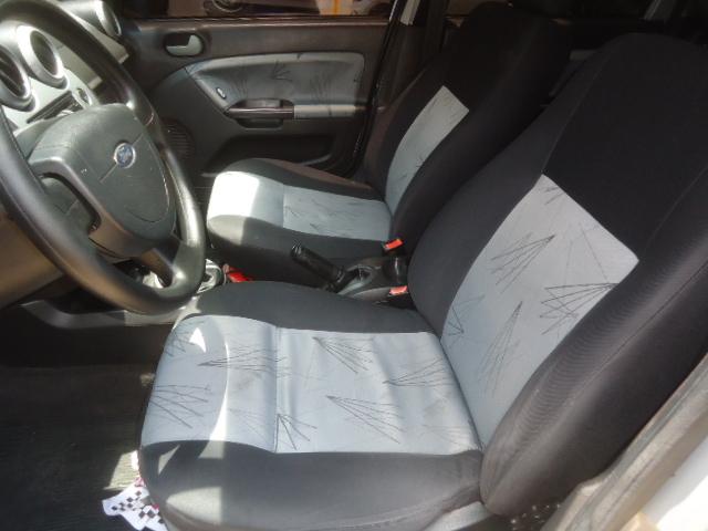 FORD Fiesta Hatch - Foto