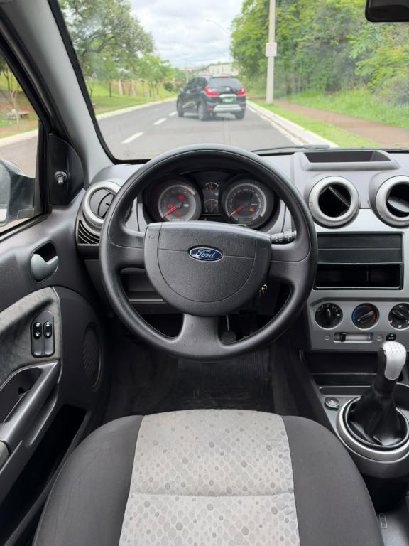 FORD Fiesta Hatch - Foto