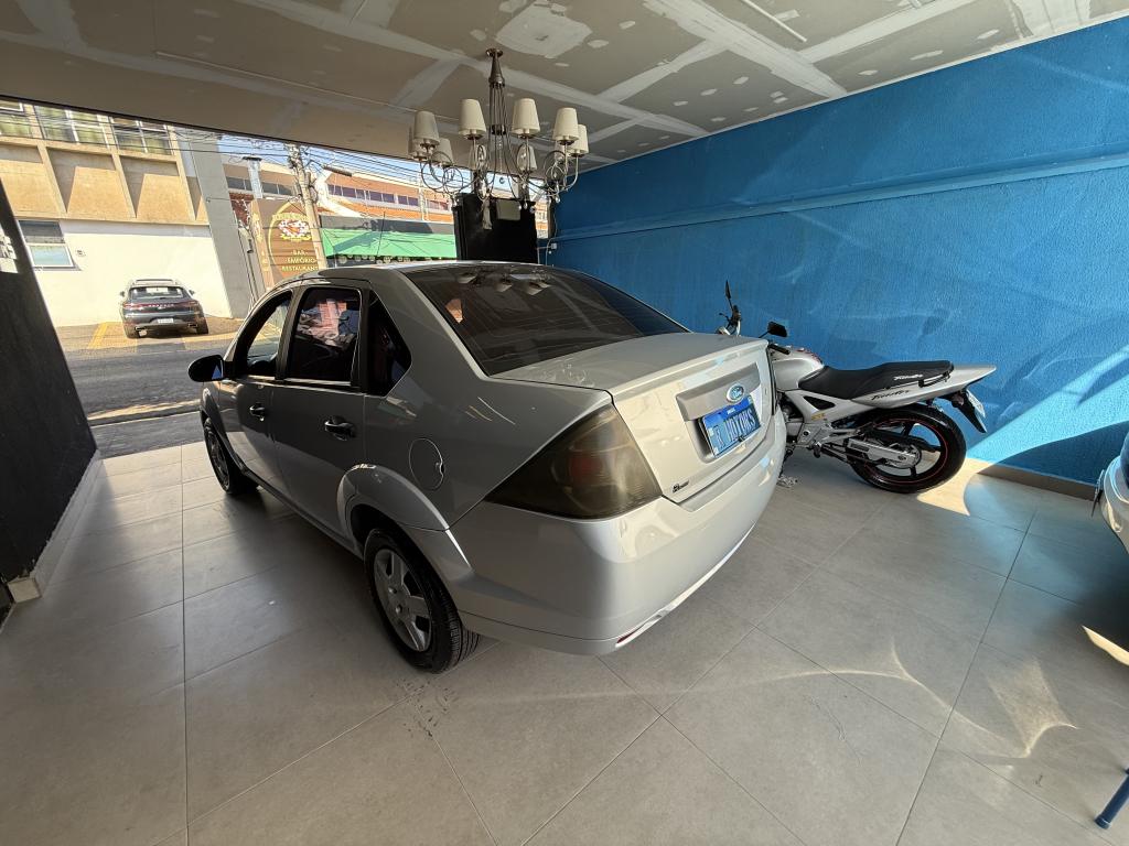 FORD Fiesta Sedan - Foto
