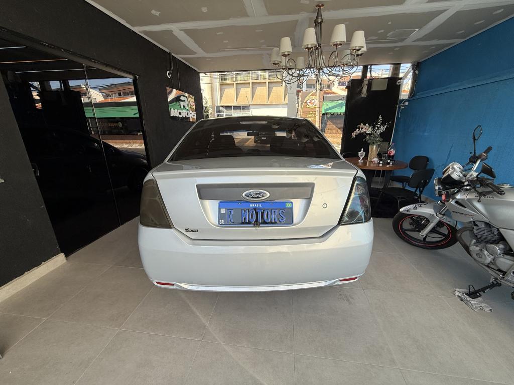 FORD Fiesta Sedan - Foto