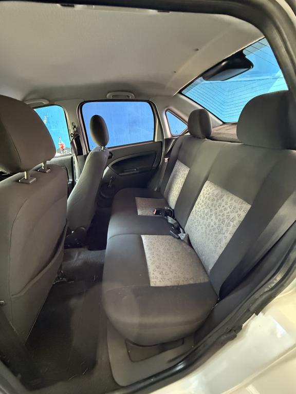 FORD Fiesta Sedan - Foto