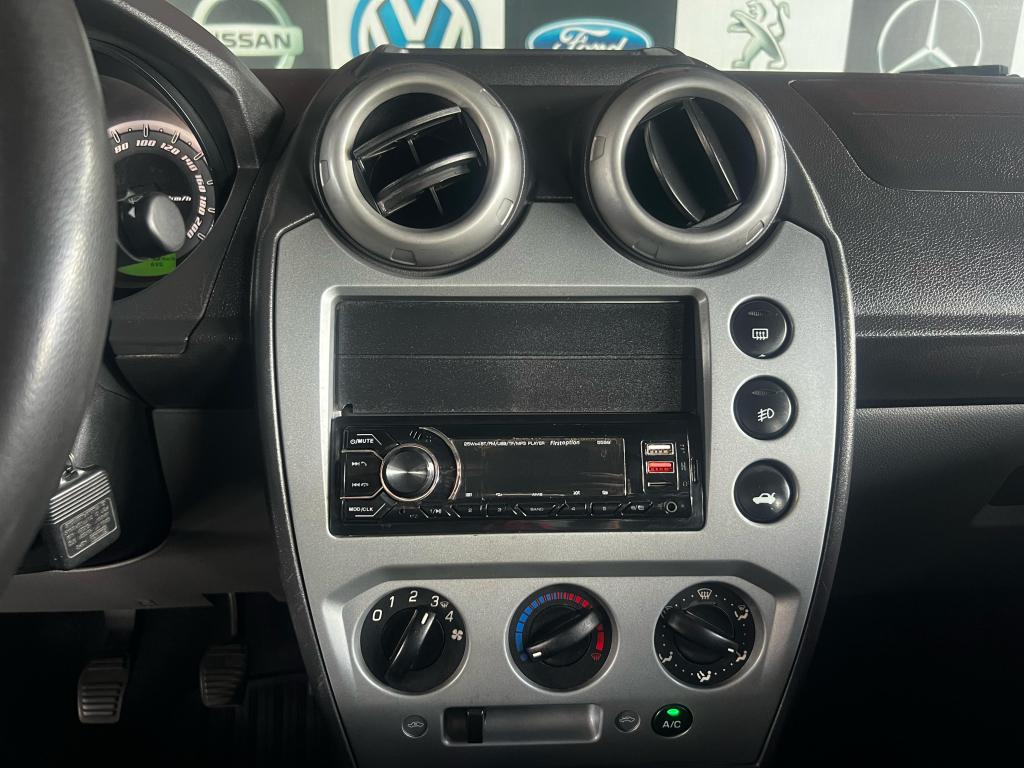 FORD Fiesta Sedan - Foto