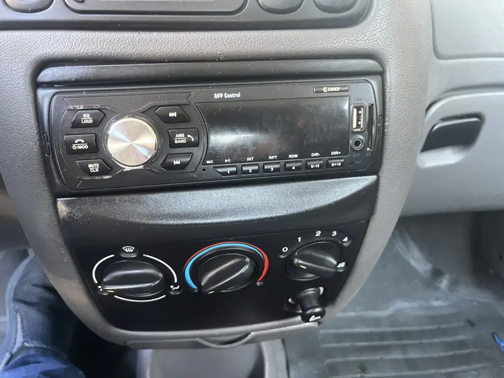 FORD Fiesta Sedan - Foto