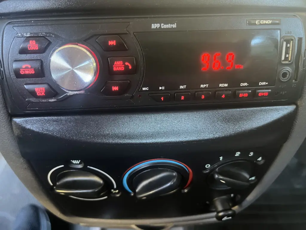 FORD Fiesta Sedan - Foto