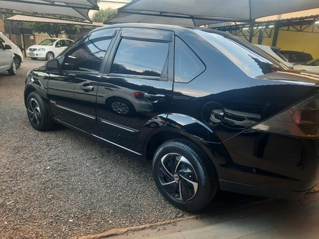 FORD Fiesta Sedan - Foto