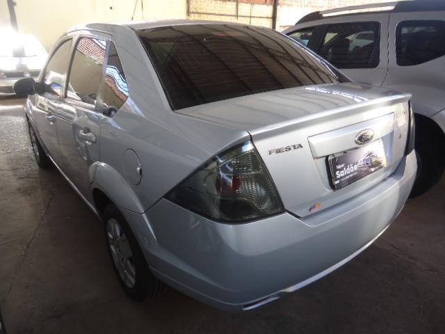 FORD Fiesta Sedan - Foto