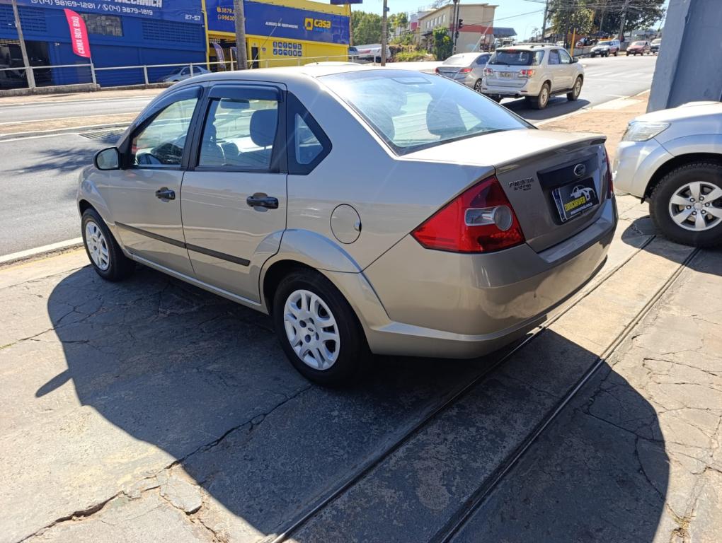 FORD Fiesta Sedan - Foto