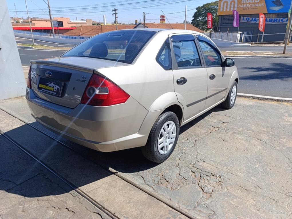 FORD Fiesta Sedan - Foto