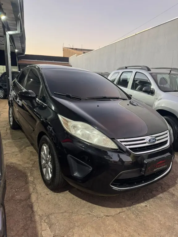 FORD Fiesta Sedan - Foto