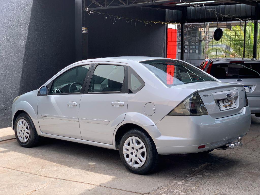 FORD Fiesta Sedan - Foto