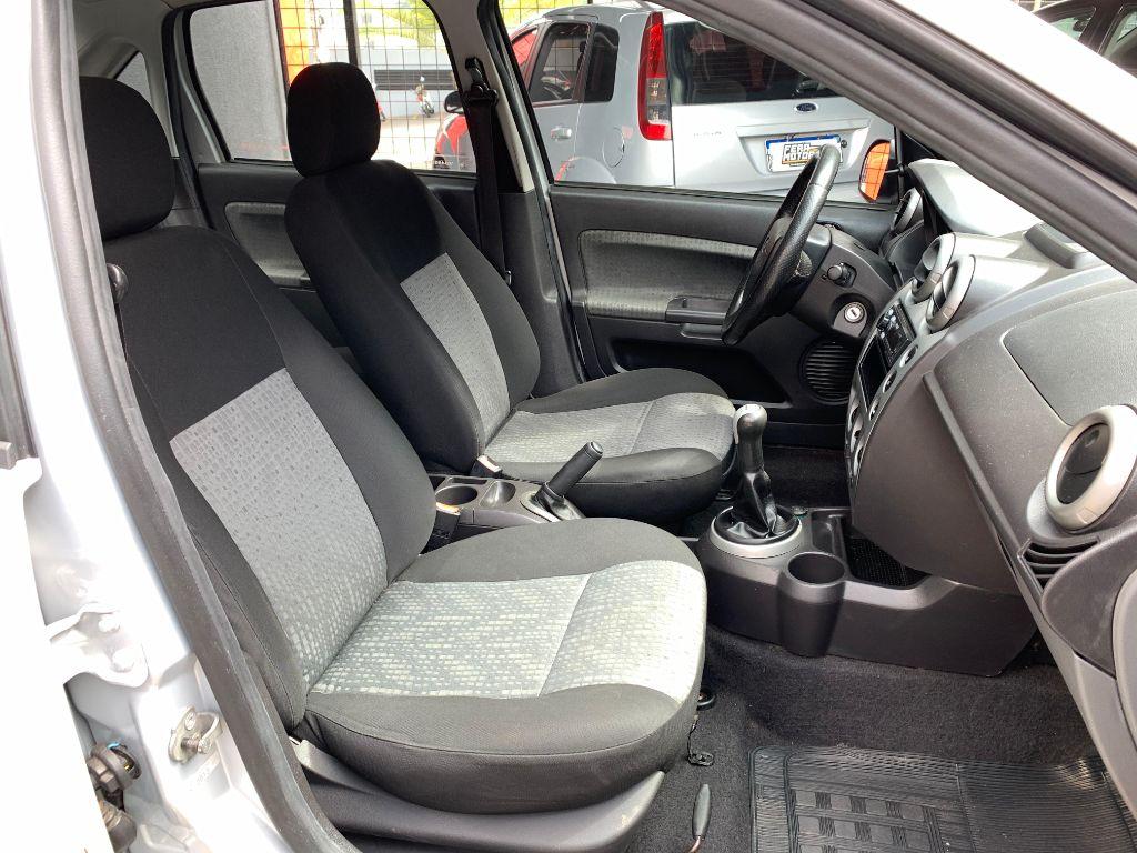 FORD Fiesta Sedan - Foto
