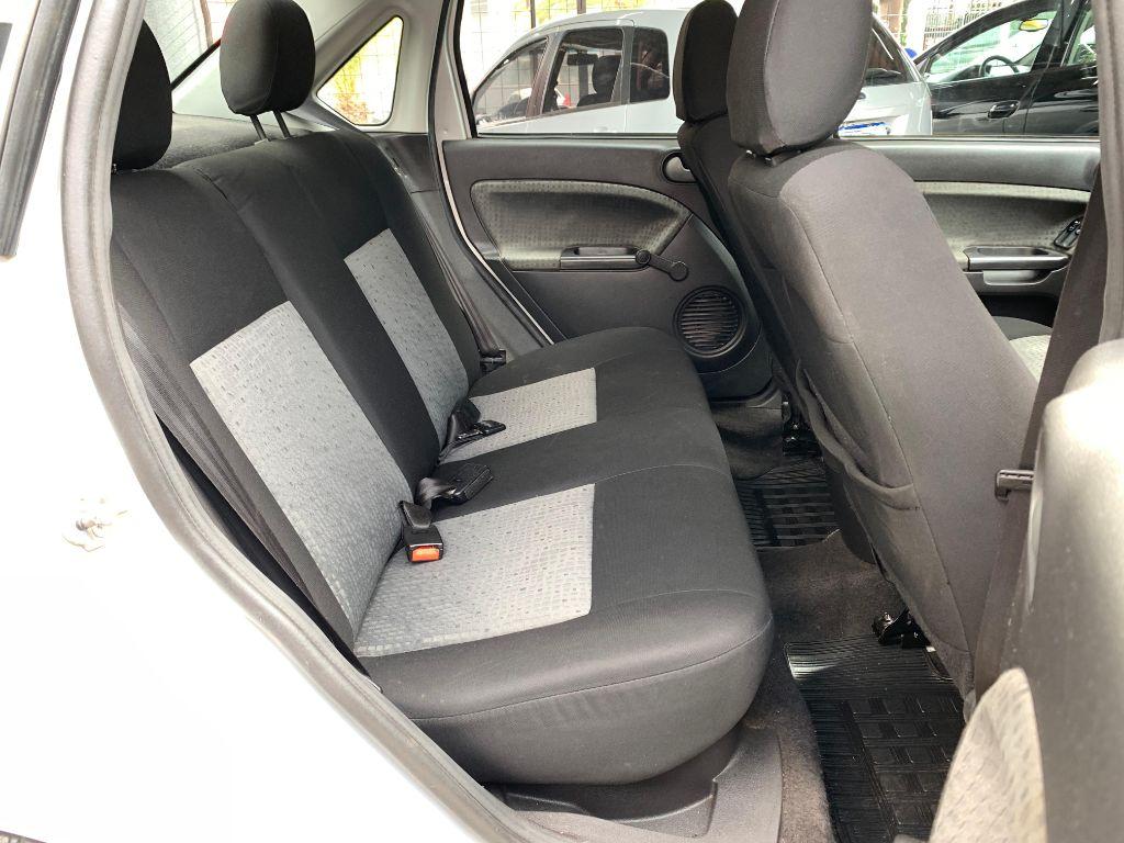 FORD Fiesta Sedan - Foto