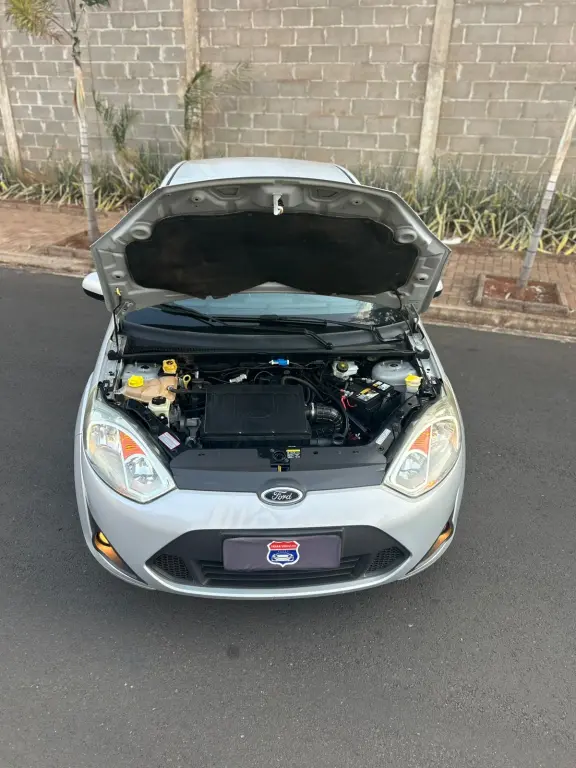 FORD Fiesta Sedan - Foto