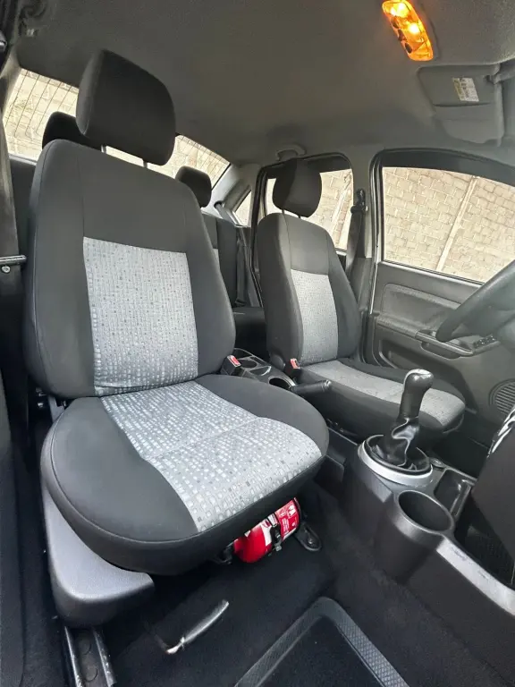 FORD Fiesta Sedan - Foto