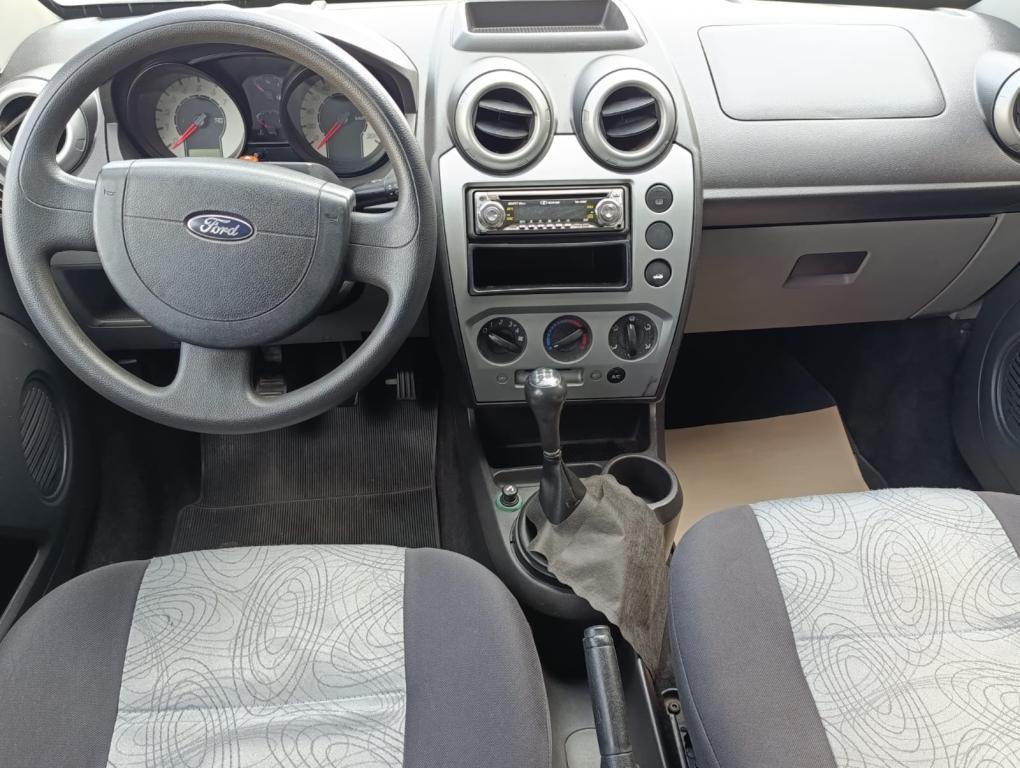 FORD Fiesta Sedan - Foto