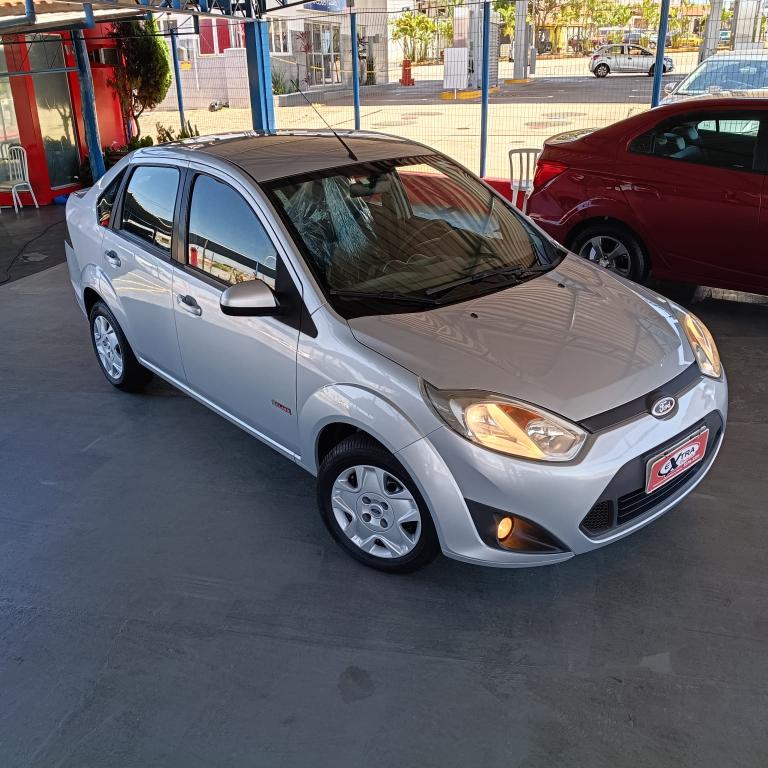 FORD Fiesta Sedan