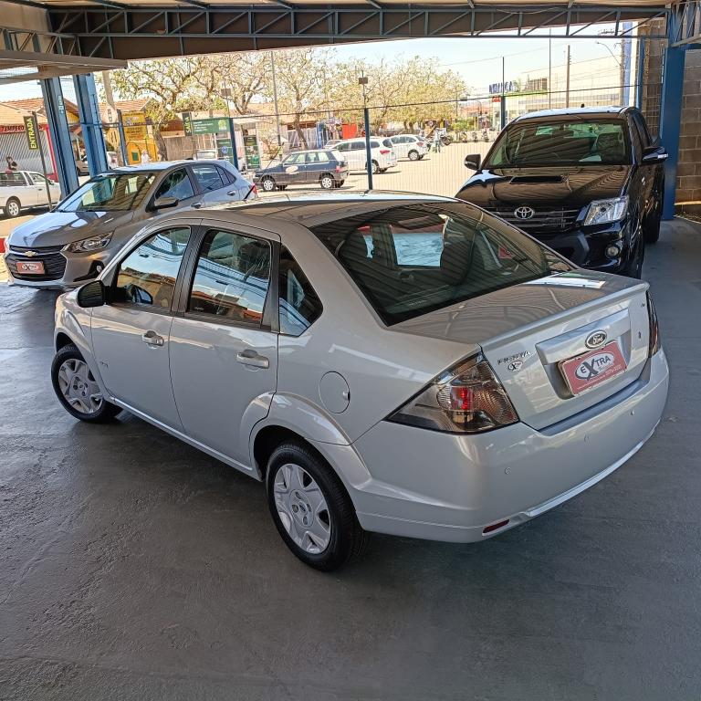 FORD Fiesta Sedan - Foto