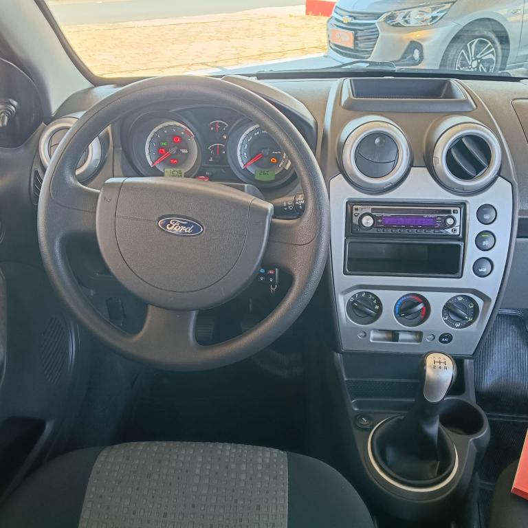FORD Fiesta Sedan - Foto