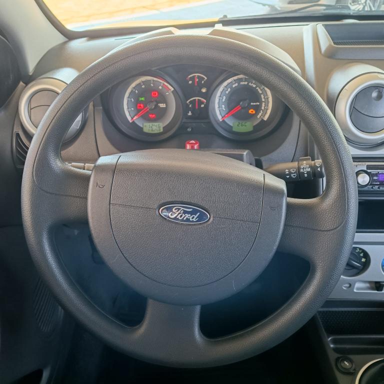 FORD Fiesta Sedan - Foto