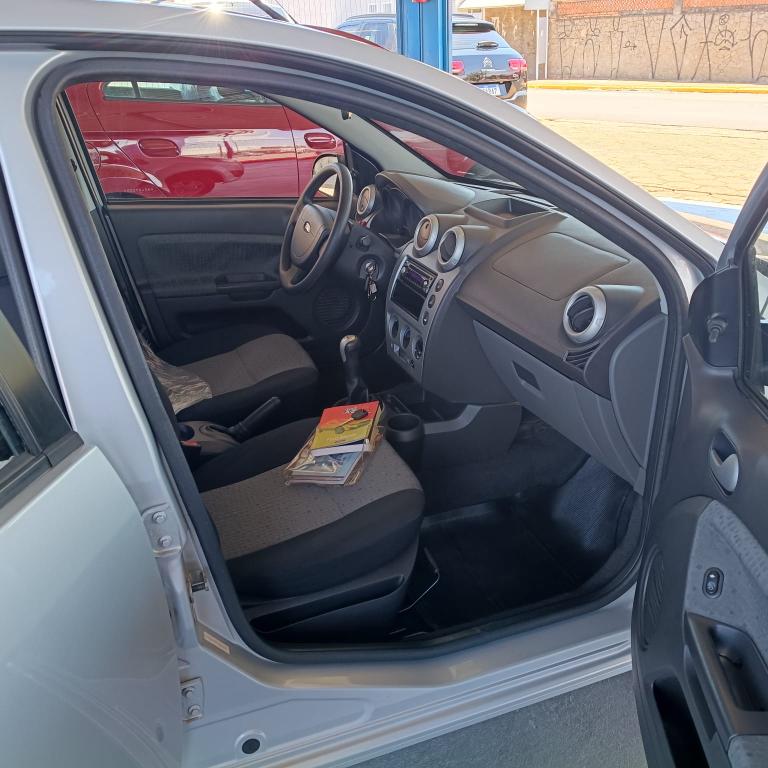 FORD Fiesta Sedan - Foto