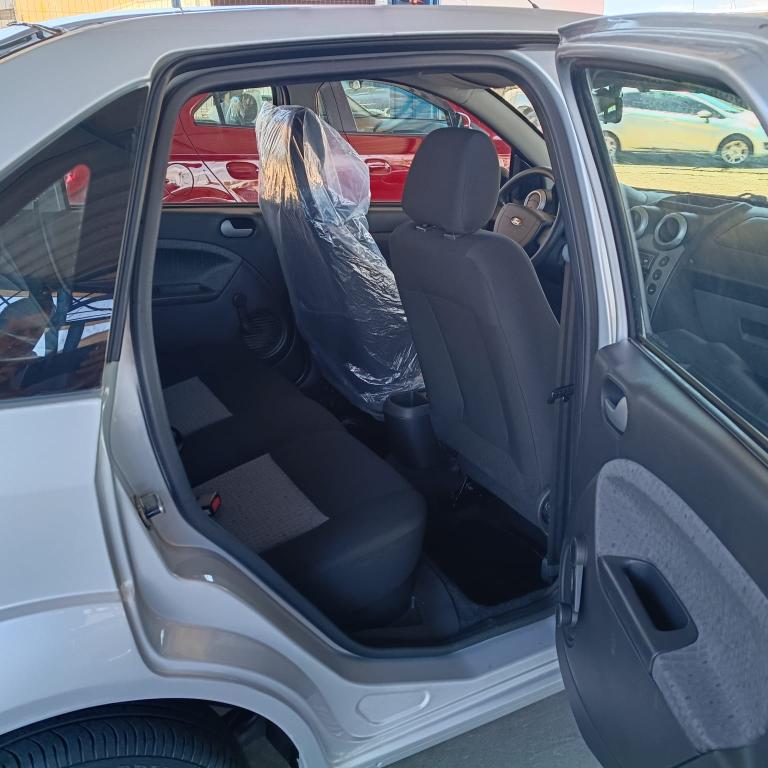 FORD Fiesta Sedan - Foto