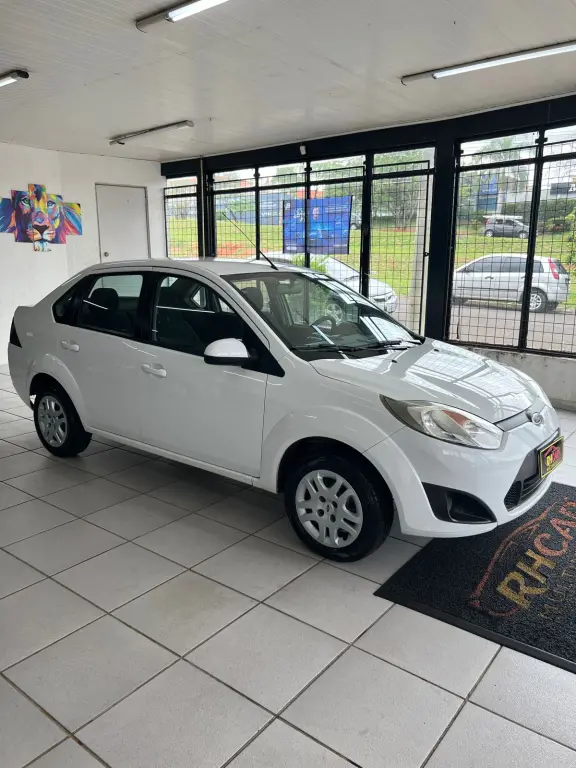 FORD Fiesta Sedan - Foto