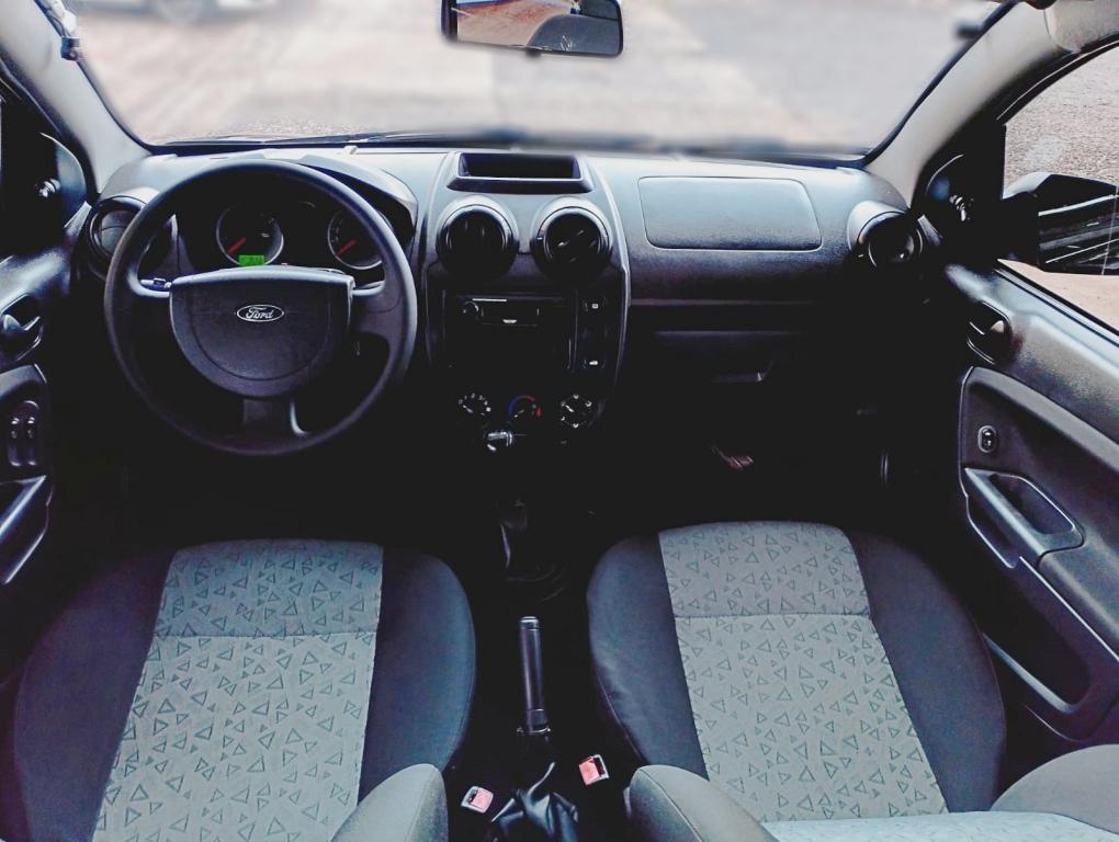 FORD Fiesta Sedan - Foto