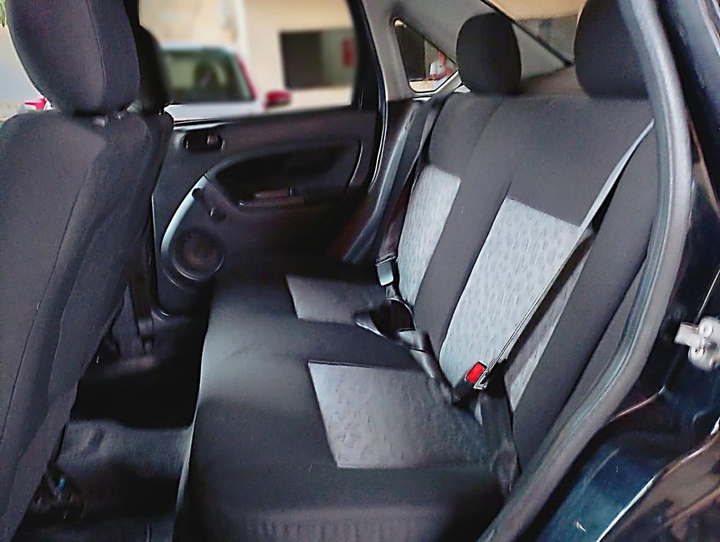 FORD Fiesta Sedan - Foto