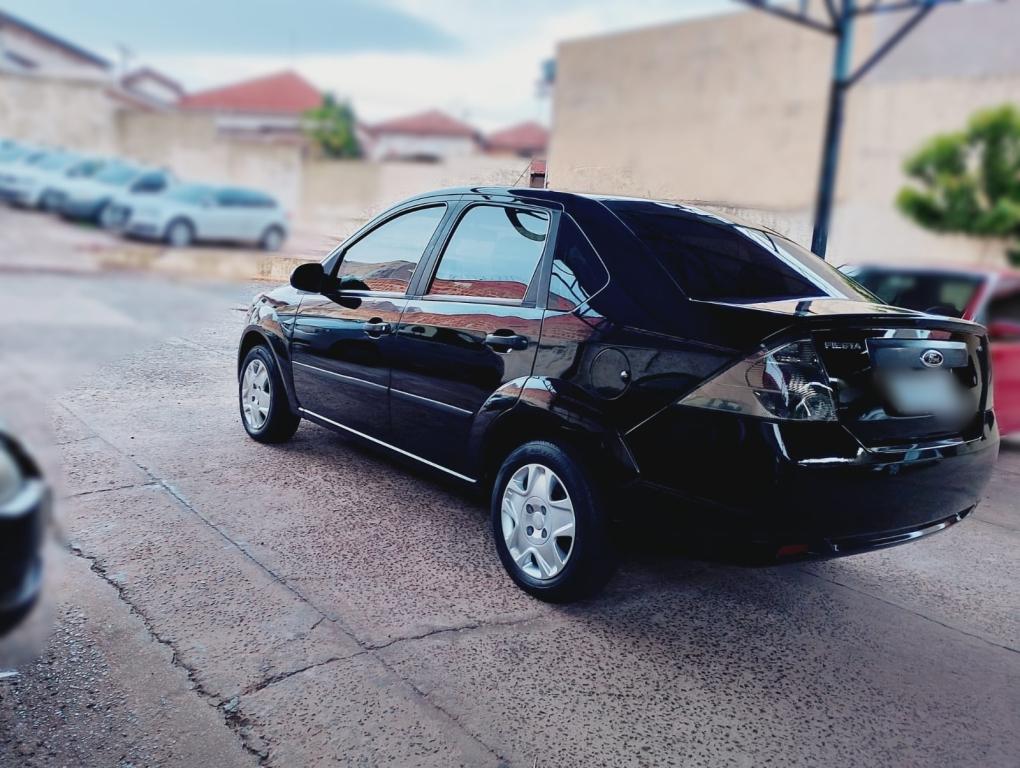 FORD Fiesta Sedan - Foto