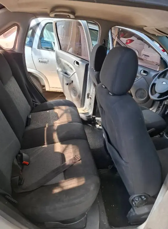 FORD Fiesta Sedan - Foto