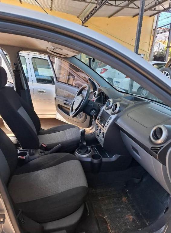 FORD Fiesta Sedan - Foto