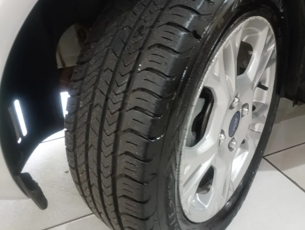 FORD Fiesta Sedan - Foto