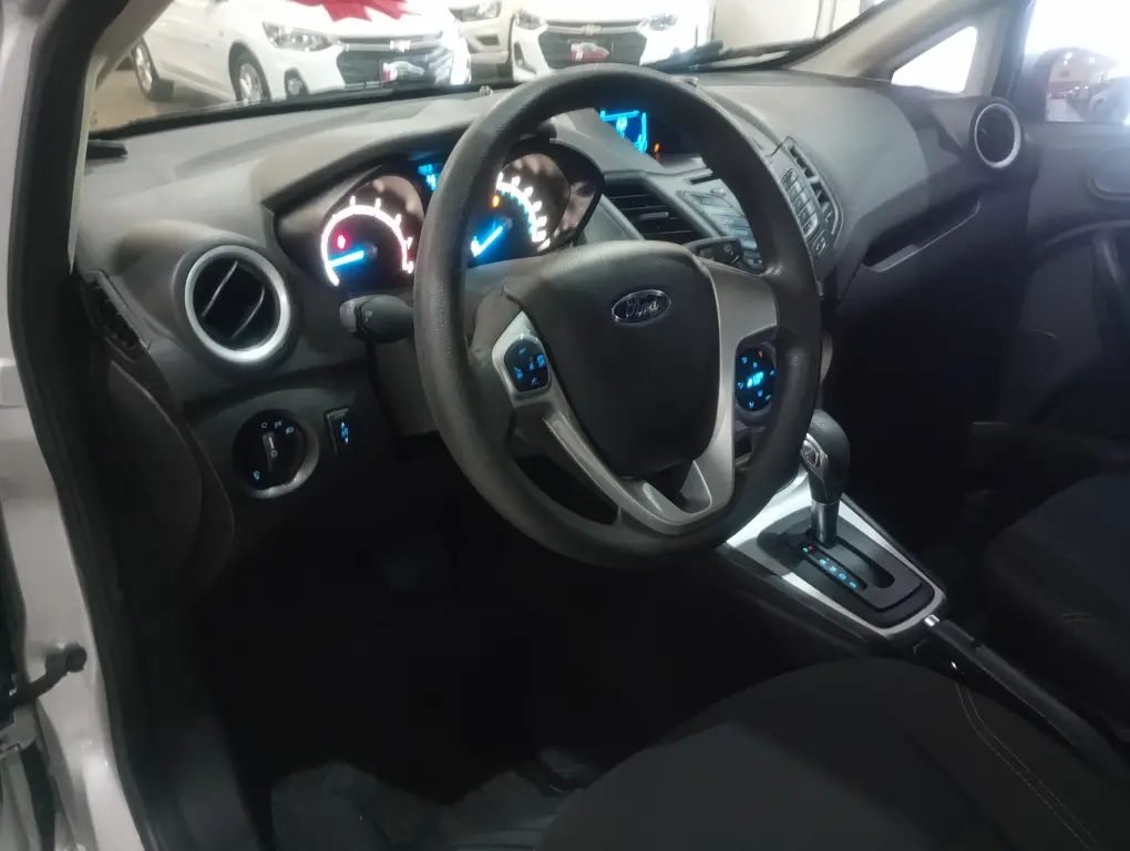 FORD Fiesta Sedan - Foto