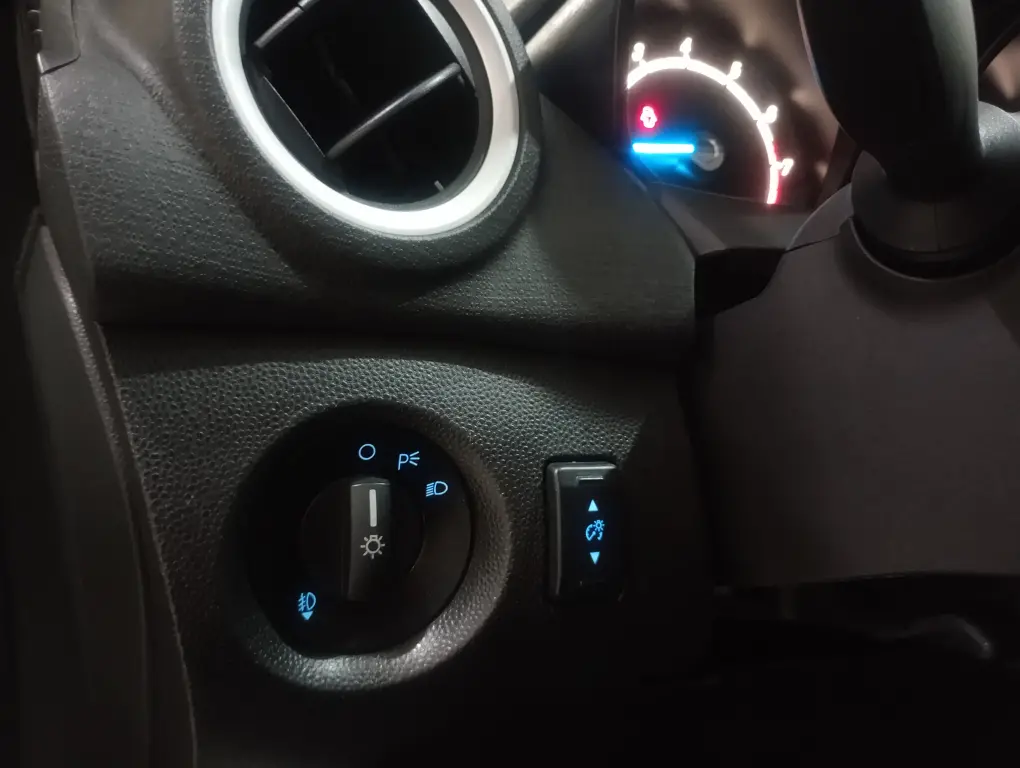 FORD Fiesta Sedan - Foto