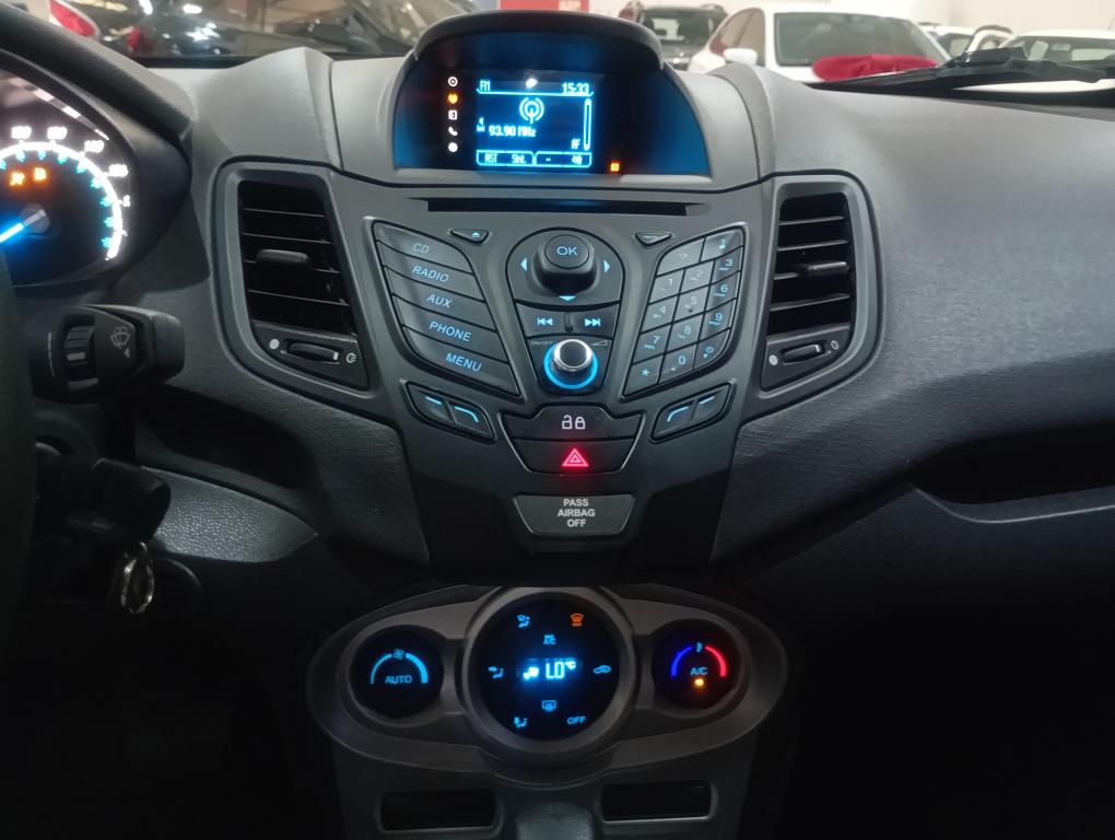 FORD Fiesta Sedan - Foto