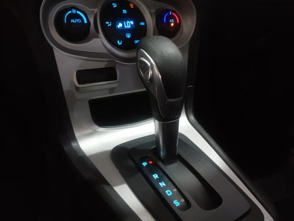 FORD Fiesta Sedan - Foto