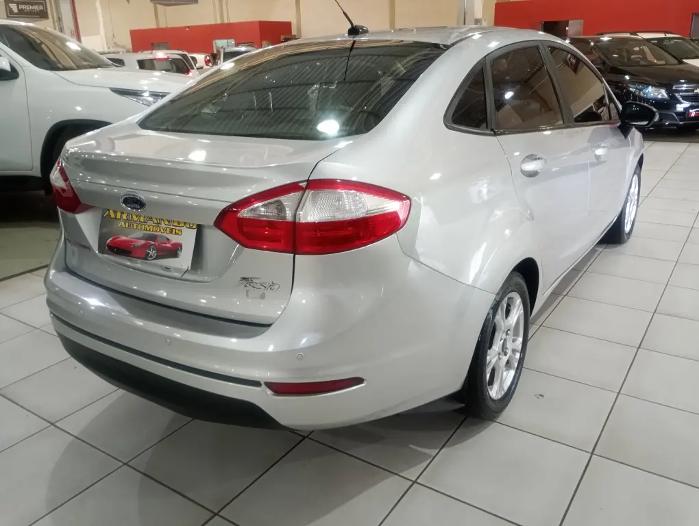 FORD Fiesta Sedan - Foto