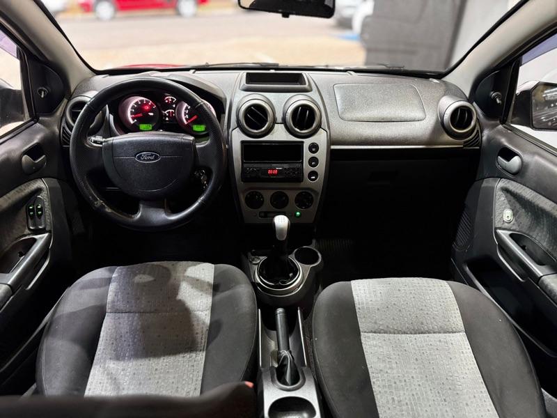 FORD Fiesta Sedan - Foto