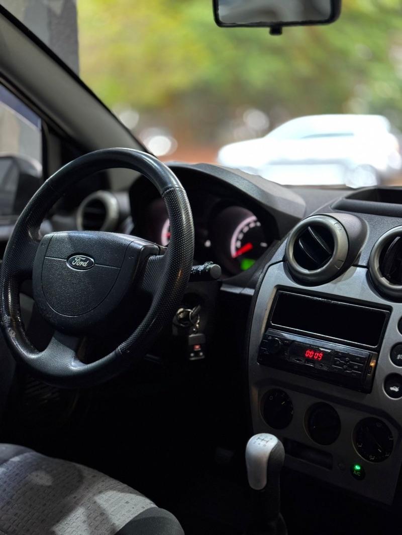 FORD Fiesta Sedan - Foto