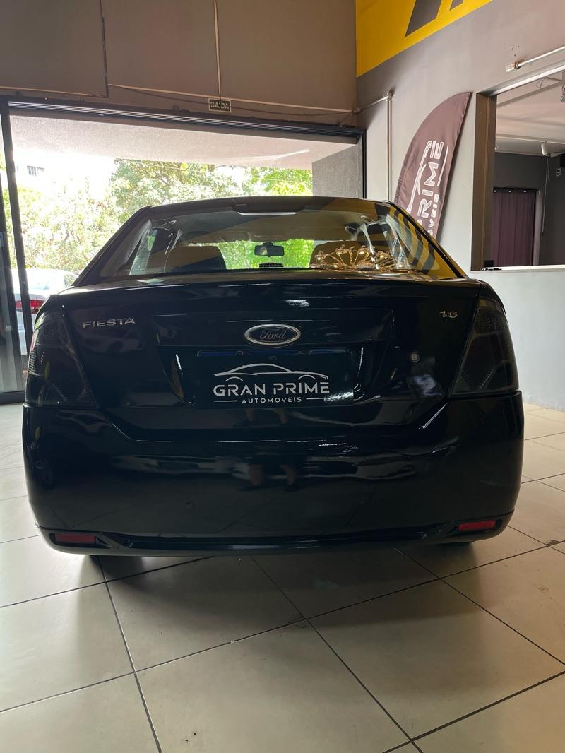 FORD Fiesta Sedan - Foto