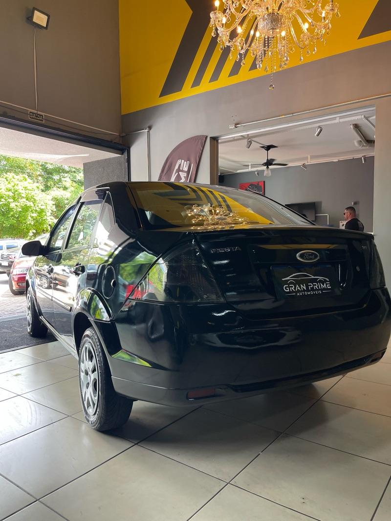 FORD Fiesta Sedan - Foto